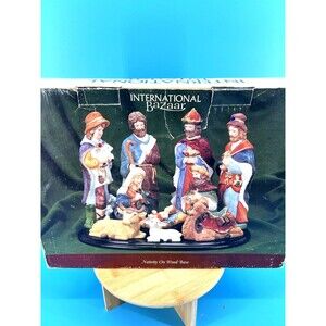 VTG International Bazaar Porcelain Nativity 10-Figures  Wood Stable 44156978